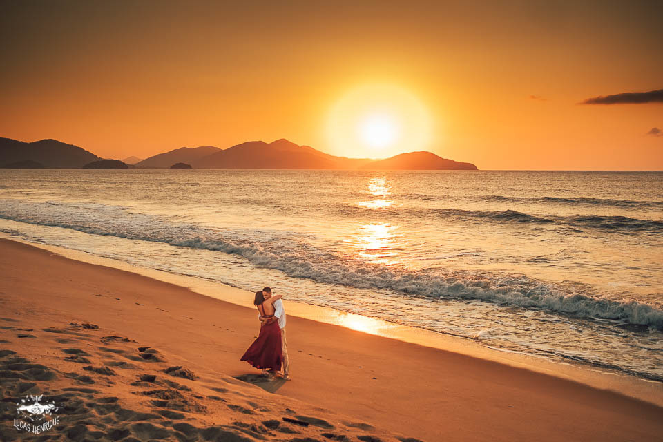 FOTOS ENSAIO PRE CASAMENTO NASCER DO SOL MASSAGUAÇU CARAGUATATUBA