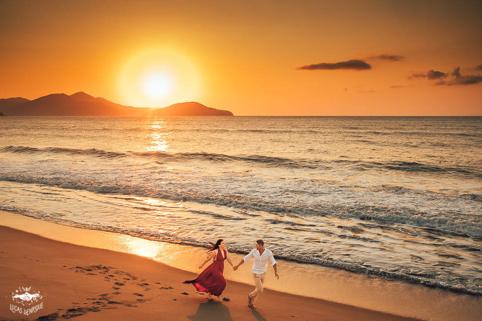 FOTOS ENSAIO PRE CASAMENTO NASCER DO SOL MASSAGUAÇU CARAGUATATUBA