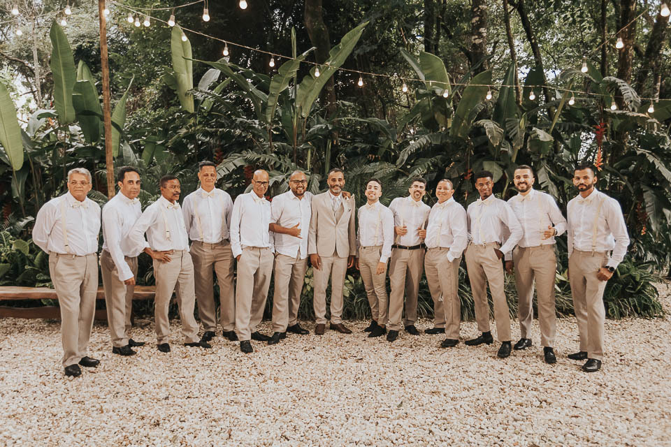 foto com madrinhas e padrinhos sitio paraiso da mata