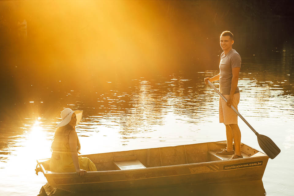 FOTOS ENSAIO  PRE WEDDING
 NA LAGOA COM BARCO