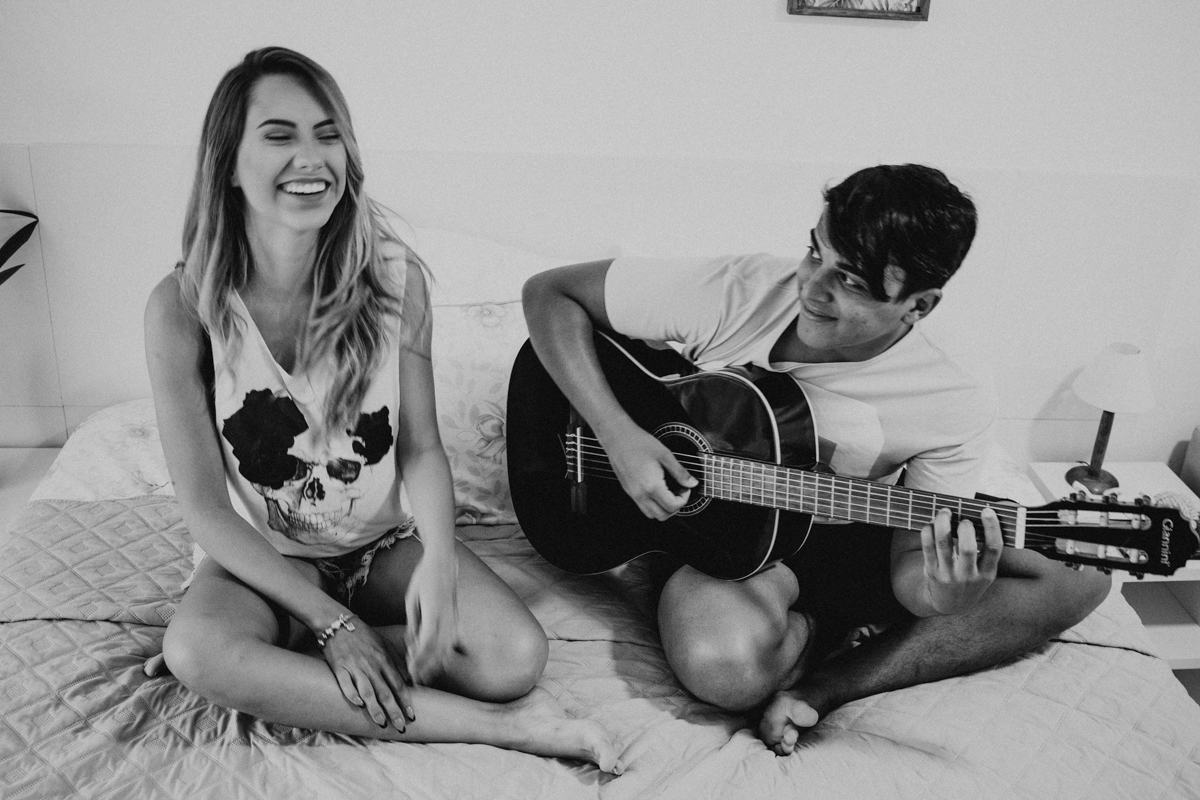 Canções de amor. Violão e sorrisos
