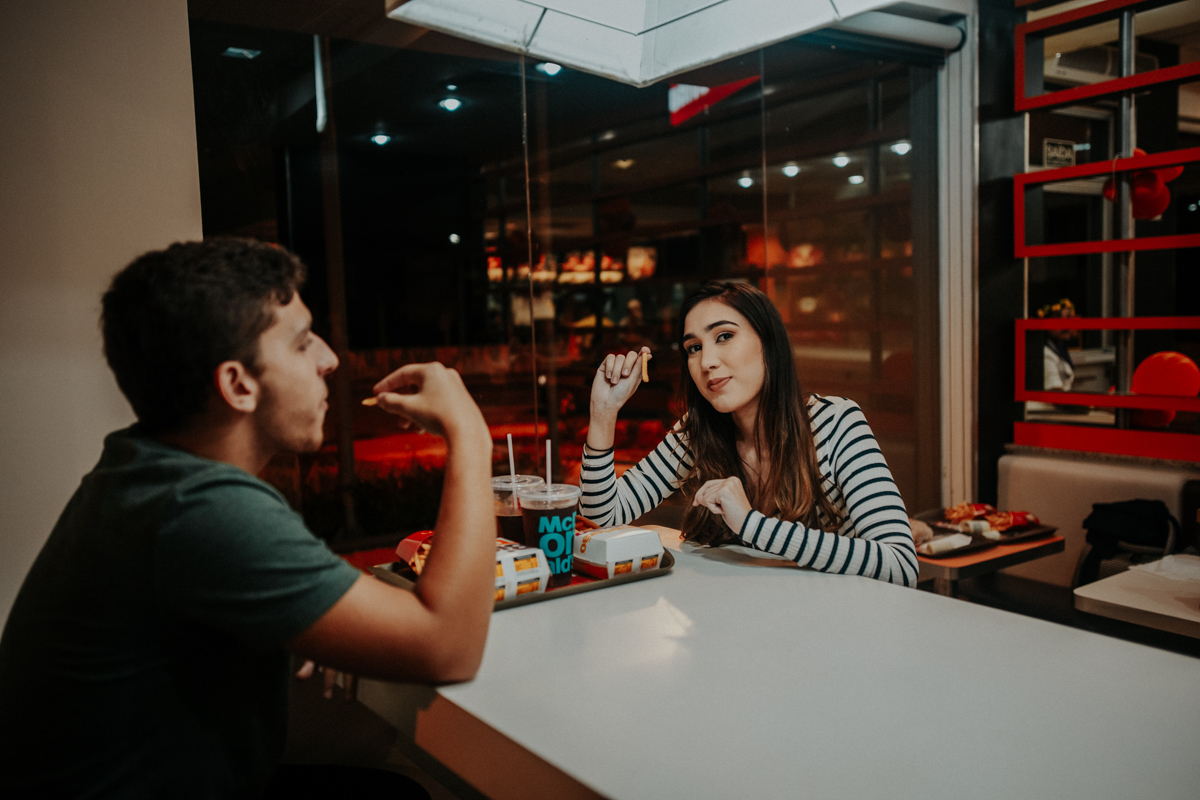 casal na mcdonalds
