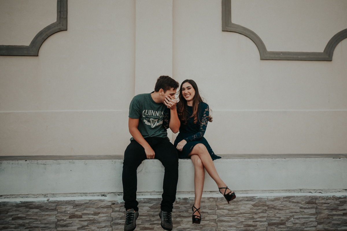 beijando a mão