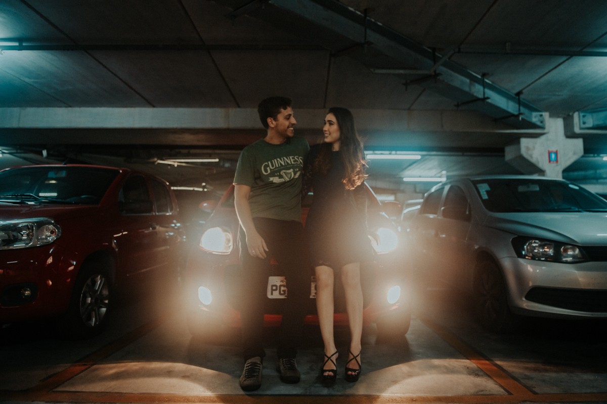 casal farol do carro