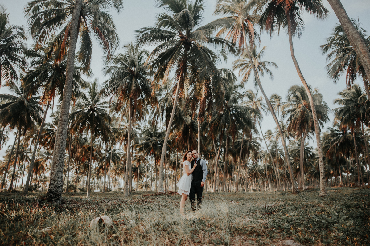 casal com os coqueiros