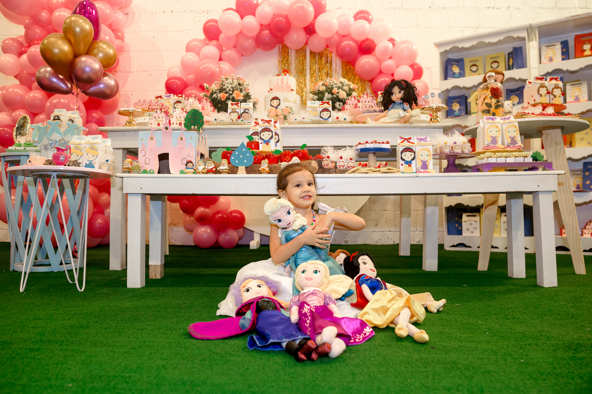 menina aniversário infantil princesas