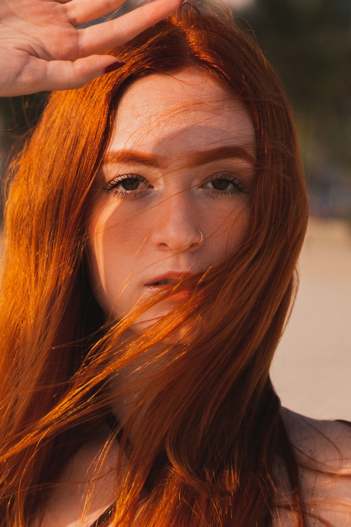 Ensaio fotográfico feminino em Praia Grande, fotógrafo profissional na baixada santista, Fernando Freire. Atendendo Santos, Guarujá, Peruíbe, Itanhaém e Mongaguá. Ensaio na praia, elevando autoestima, confiança e atitude.
