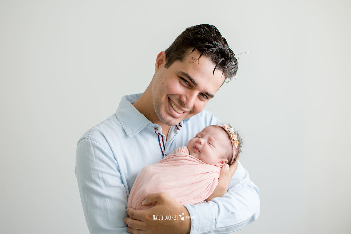 maitê em seu ensaio newborn em são jose dos campos SP no estudio de fotografia nailie lucchesi