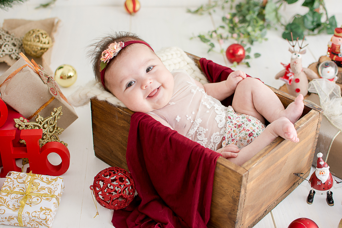 sorrindo com 2 meses de vida