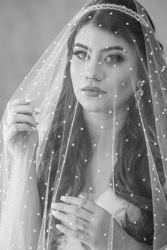 casamento por marcus espindola fotografia ano 2022 momentos do making da noiva pronta com veu e fotos detalhes da make e veu