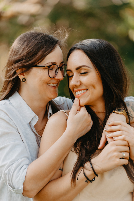 marcus espindola fotografia ensaio de casal lgbt em santo angelo no santuario da buriti pose delas muito lindas