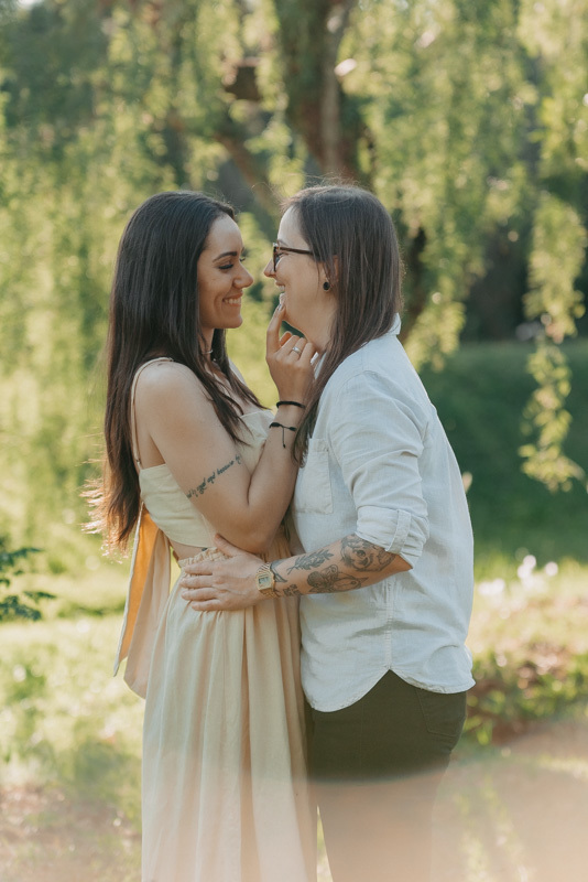 marcus espindola fotografia ensaio de casal lgbt em santo angelo no santuario da buriti pose delas muito lindas