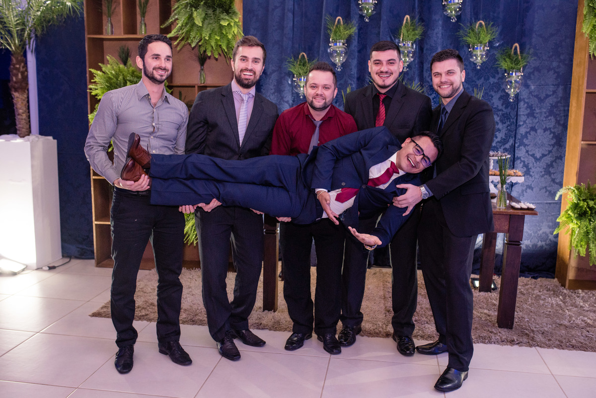 AMIGOS PEGAM FORMANDO NO COLO RECEPCAO SINDICATO RURAL