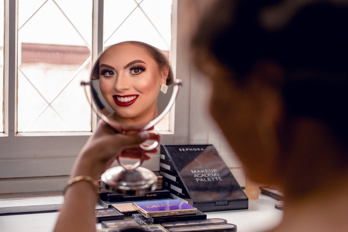 Formatura de Odontologia na cidade de Passo Fundo, pela Universidade de Passo Fundo.
Produção maquiagem por @tamiresimaimakeup e cabelo por @samoa_pf, colação de grau em Gran Palazzo.
Recepção e buffet por conta da Churrascaria Planalto.
Ensaio Prix Hotel