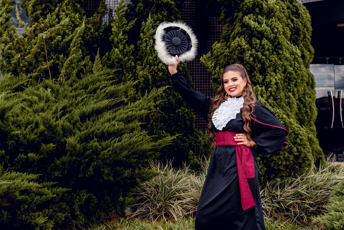 Formatura de Odontologia na cidade de Passo Fundo, pela Universidade de Passo Fundo.
Produção maquiagem por @tamiresimaimakeup e cabelo por @samoa_pf, colação de grau em Gran Palazzo.
Recepção e buffet por conta da Churrascaria Planalto.
Ensaio Prix Hotel