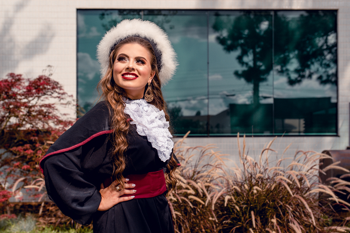 Formatura de Odontologia na cidade de Passo Fundo, pela Universidade de Passo Fundo.
Produção maquiagem por @tamiresimaimakeup e cabelo por @samoa_pf, colação de grau em Gran Palazzo.
Recepção e buffet por conta da Churrascaria Planalto.
Ensaio Prix Hotel