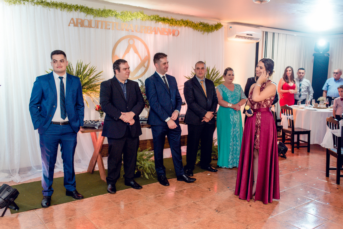 Formatura de Arquitetura na cidade de Santo Ângelo, pela Universidade Regional Integrada de Santo Ângelo/URI.
Produção maquiagem e cabelo por @azevedojo, colação de grau na Praça da Catedral Angelopolitana.

