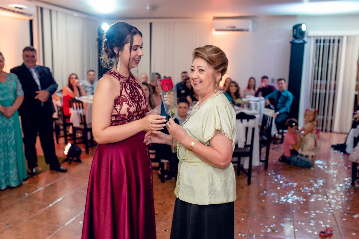 Formatura de Arquitetura na cidade de Santo Ângelo, pela Universidade Regional Integrada de Santo Ângelo/URI.
Produção maquiagem e cabelo por @azevedojo, colação de grau na Praça da Catedral Angelopolitana.
