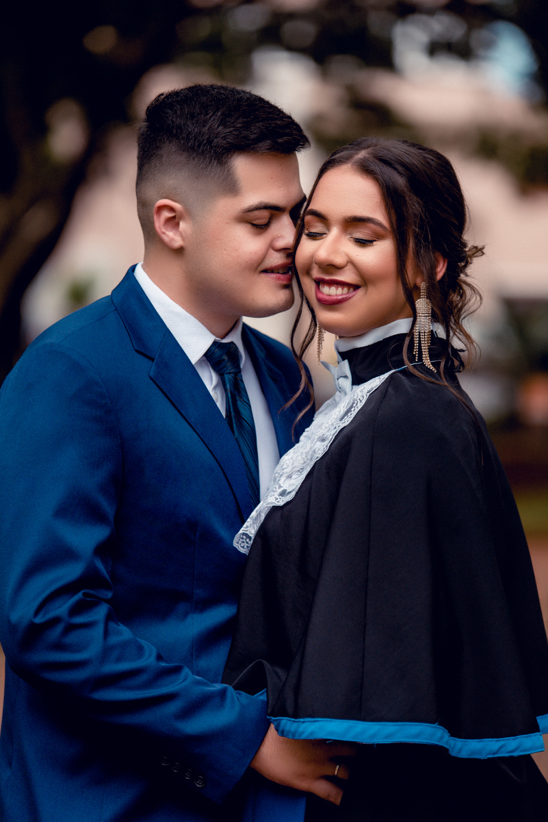 Formatura de Arquitetura na cidade de Santo Ângelo, pela Universidade Regional Integrada de Santo Ângelo/URI.
Produção maquiagem e cabelo por @azevedojo, colação de grau na Praça da Catedral Angelopolitana.
