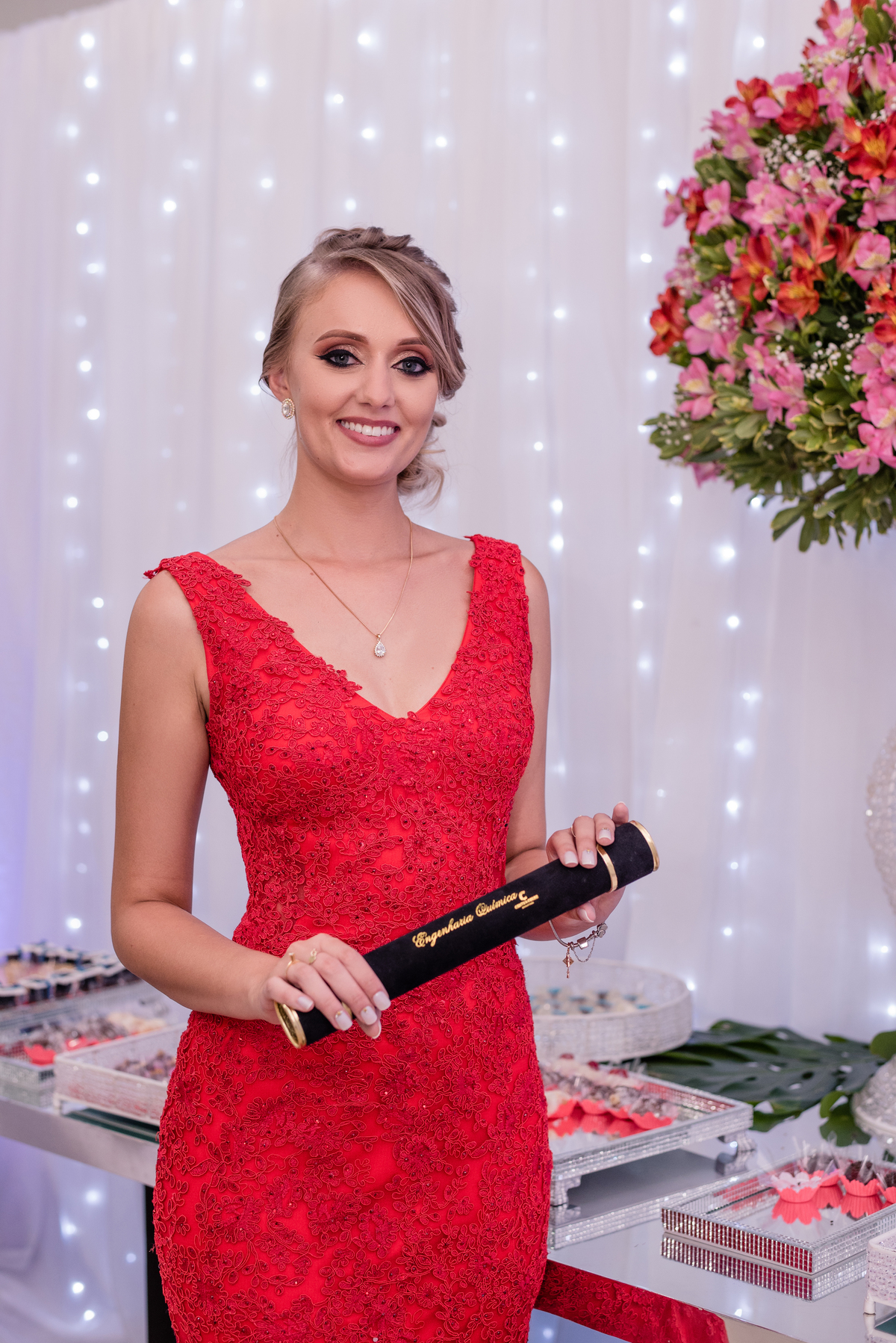 pose formanda ensaio formatura recpcao com canudo