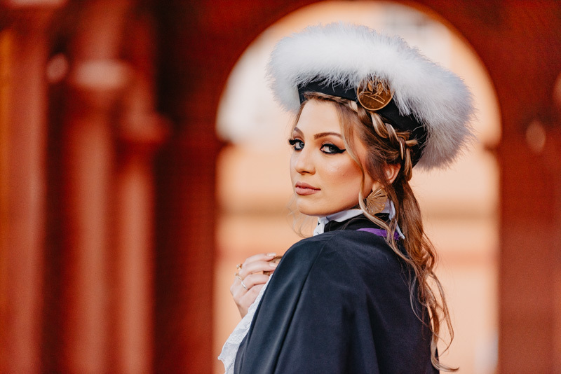 marcus-espindola-fotografia-de-formatura-na-praca-da-catedral-santo-angelo-pedagogia