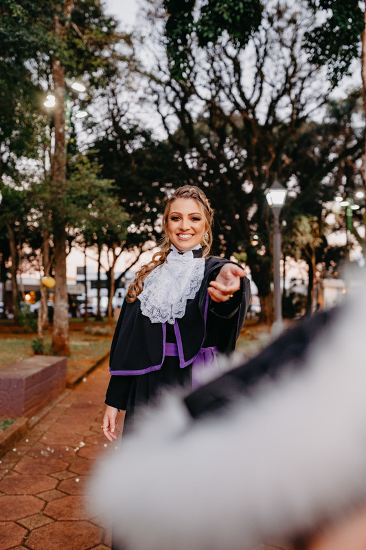 marcus-espindola-fotografia-de-formatura-na-praca-da-catedral-santo-angelo-pedagogia