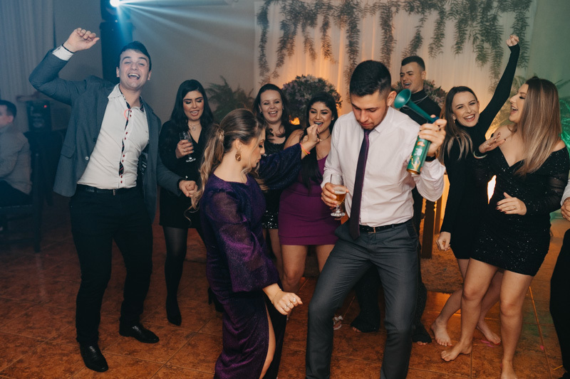 marcus-espindola-fotografia-de-formatura-recepcao-associacao-medica-abertura-pista-dancando-com-formanda