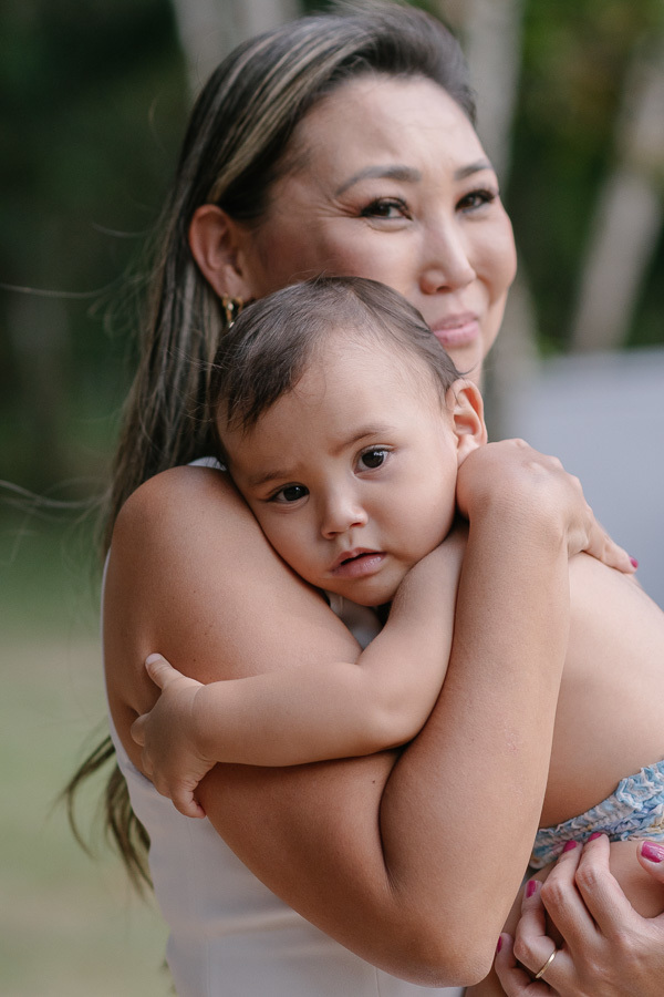 Um retrato que transborda fofura. A fotografia de bebês é uma paixão, e registrar esses rostinhos durante os eventos de família é um privilégio. Memórias preciosas para o futuro.