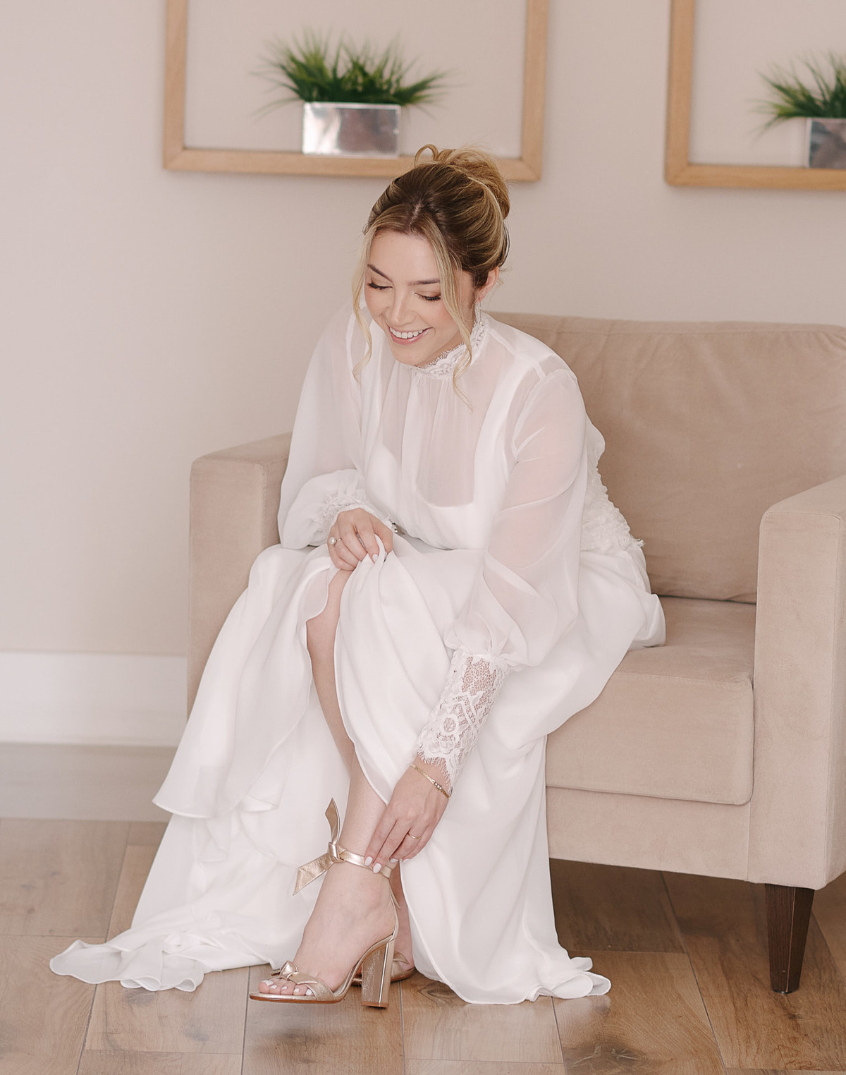 Noiva Pronta em São José dos Campos! A beleza completa. O momento de sair para o altar. Fotógrafo de casamento em SJC que acompanha a noiva do início ao fim.