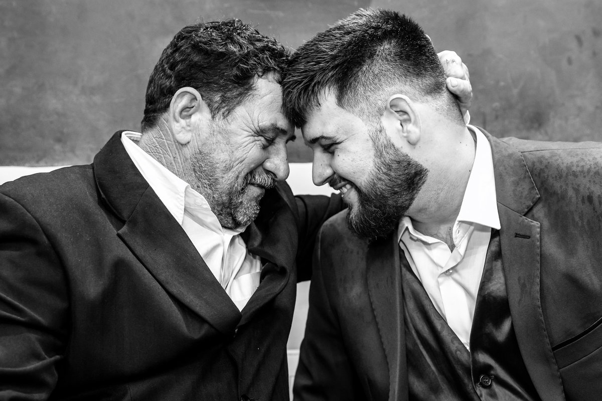 noivo e seu pai 
