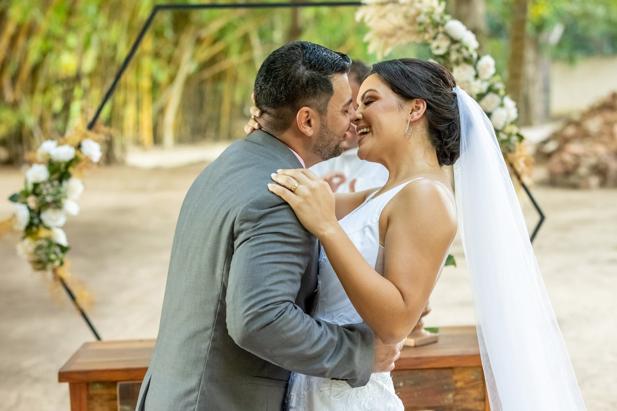o tao aguardado beijo no dia do casamento