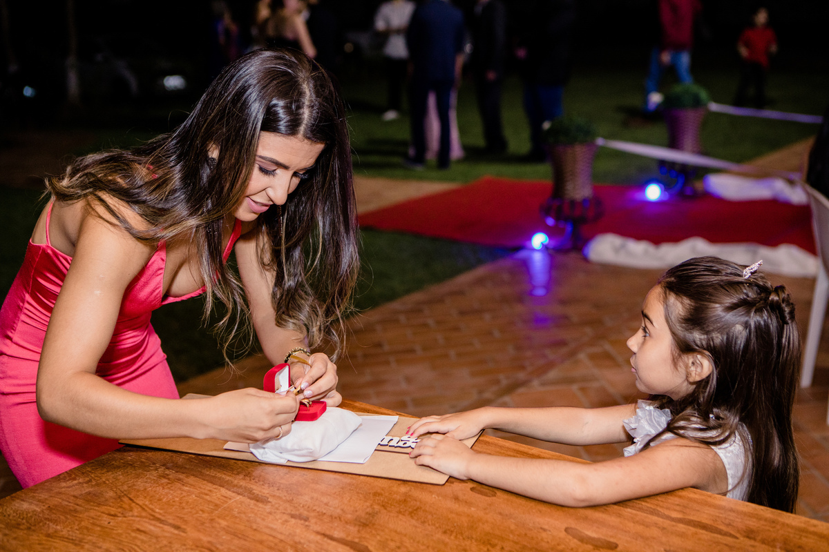 amiga e madrinha da noiva