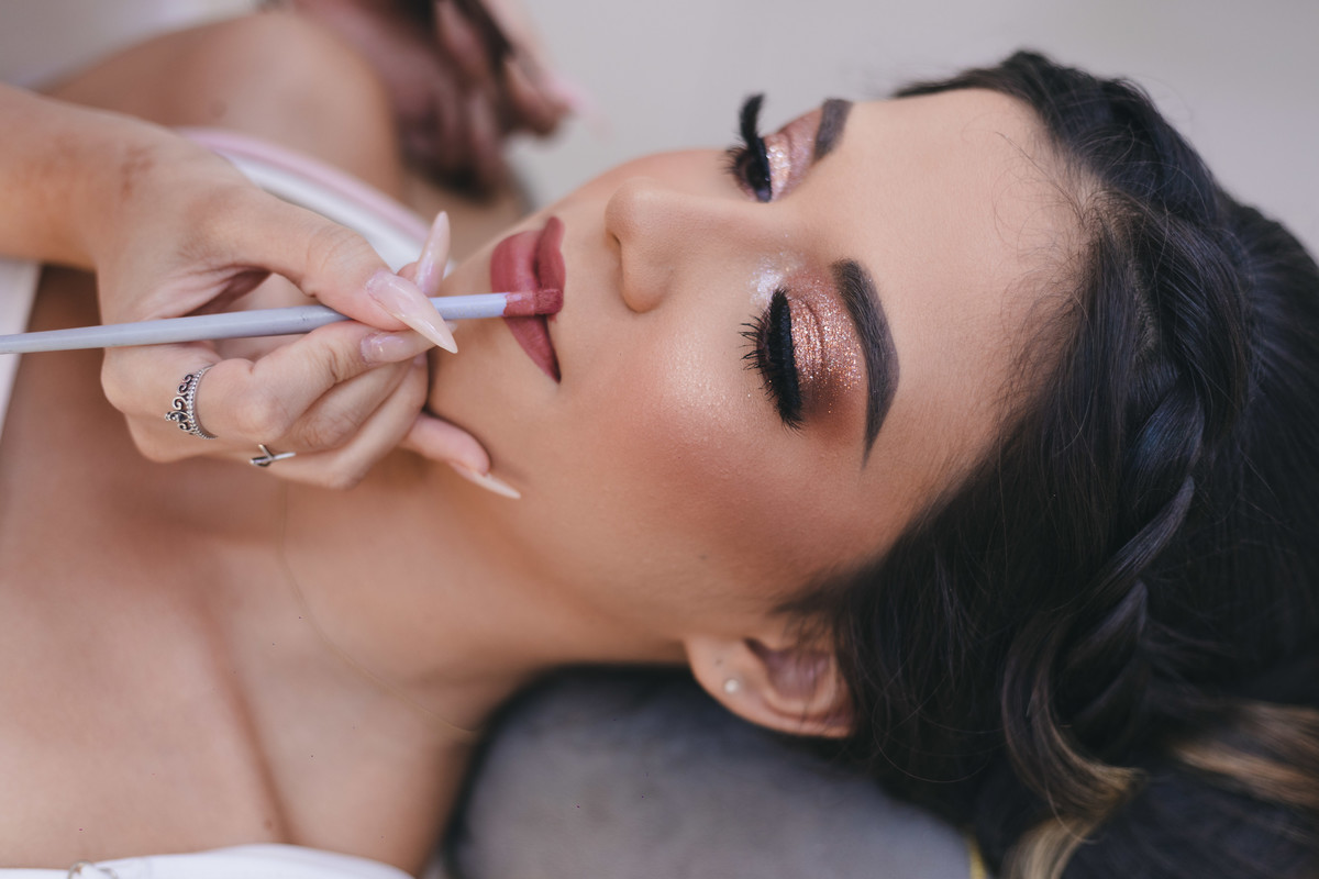 Festa de Aniversário de 15 Anos da Eloisa Marthos no Espaço Atmosphera | sonho de princesa valsa cerimonia vestido inspiração ideias criatividade floral princesa | fotógrafo em Guarujá Ton Prans Fotografia