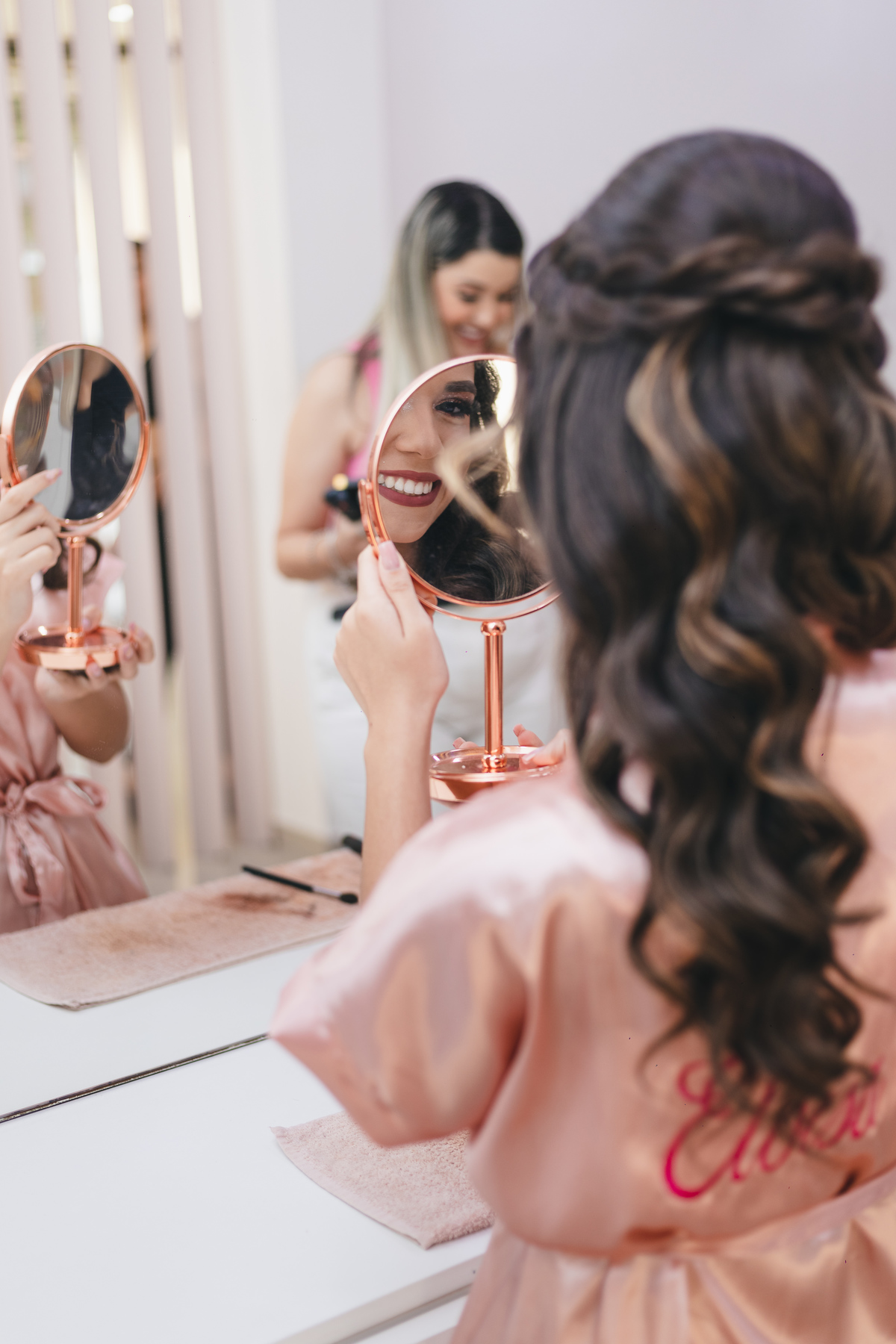 Festa de Aniversário de 15 Anos da Eloisa Marthos no Espaço Atmosphera | sonho de princesa valsa cerimonia vestido inspiração ideias criatividade floral princesa | fotógrafo em Guarujá Ton Prans Fotografia