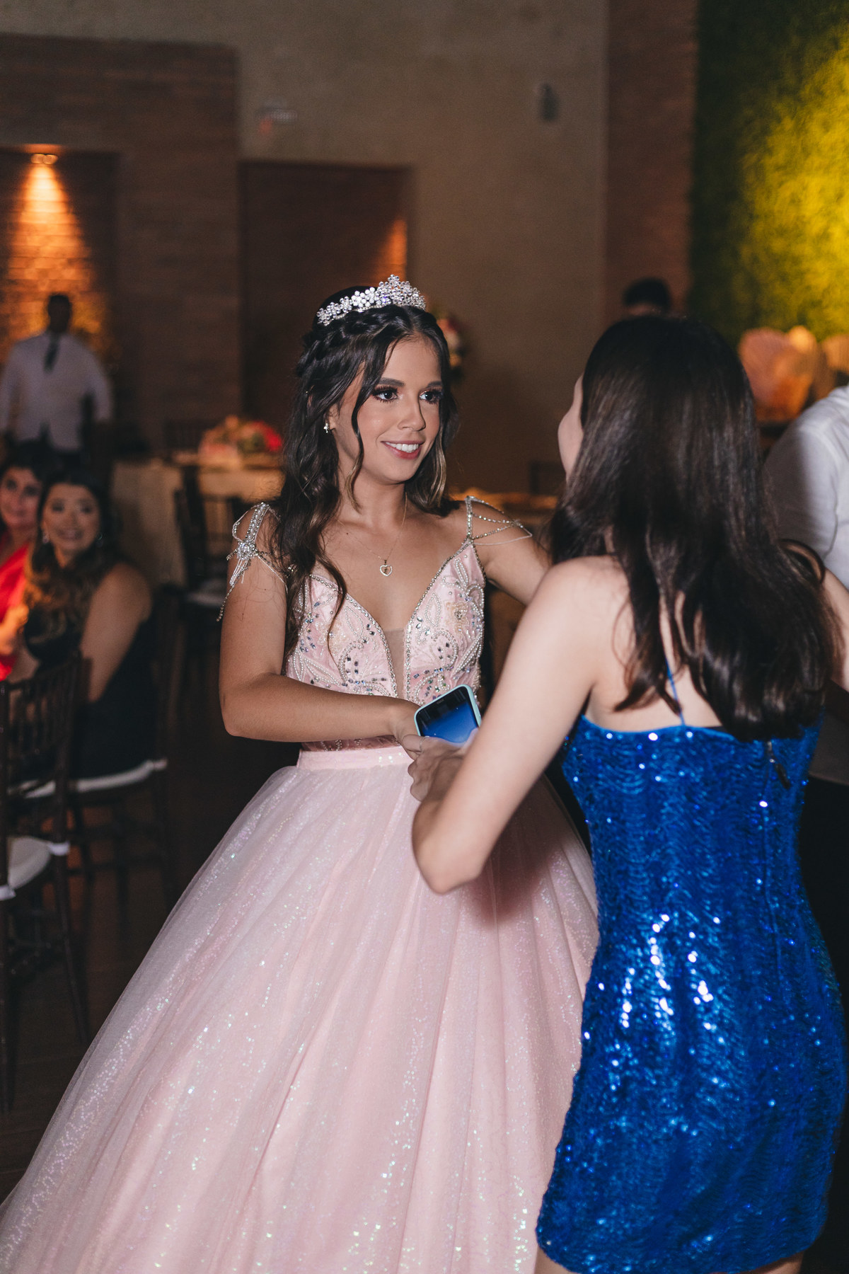 Festa de Aniversário de 15 Anos da Eloisa Marthos no Espaço Atmosphera | sonho de princesa valsa cerimonia vestido inspiração ideias criatividade floral princesa | fotógrafo em Guarujá Ton Prans Fotografia