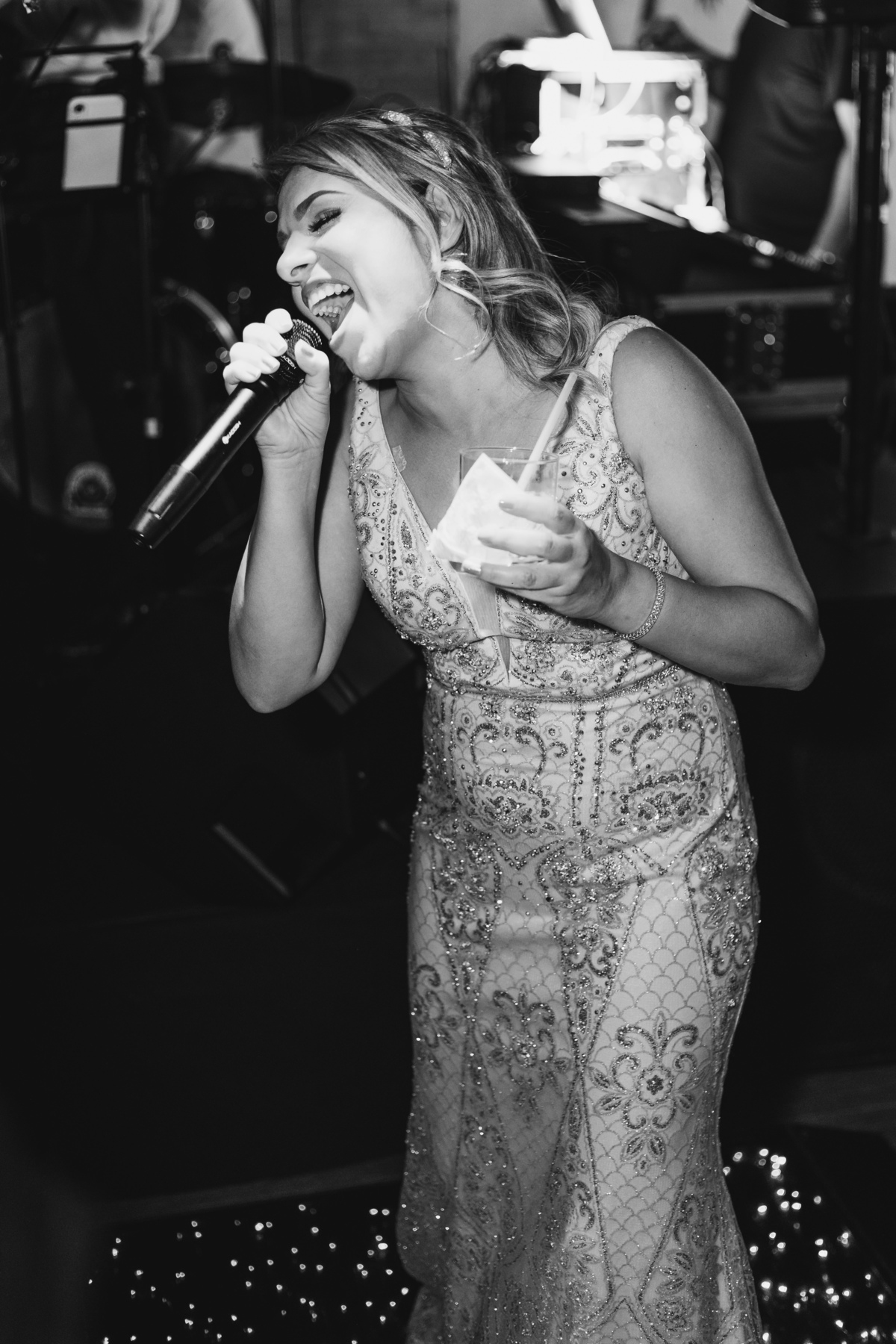 Festa de Aniversário de 15 Anos da Eloisa Marthos no Espaço Atmosphera | sonho de princesa valsa cerimonia vestido inspiração ideias criatividade floral princesa | fotógrafo em Guarujá Ton Prans Fotografia