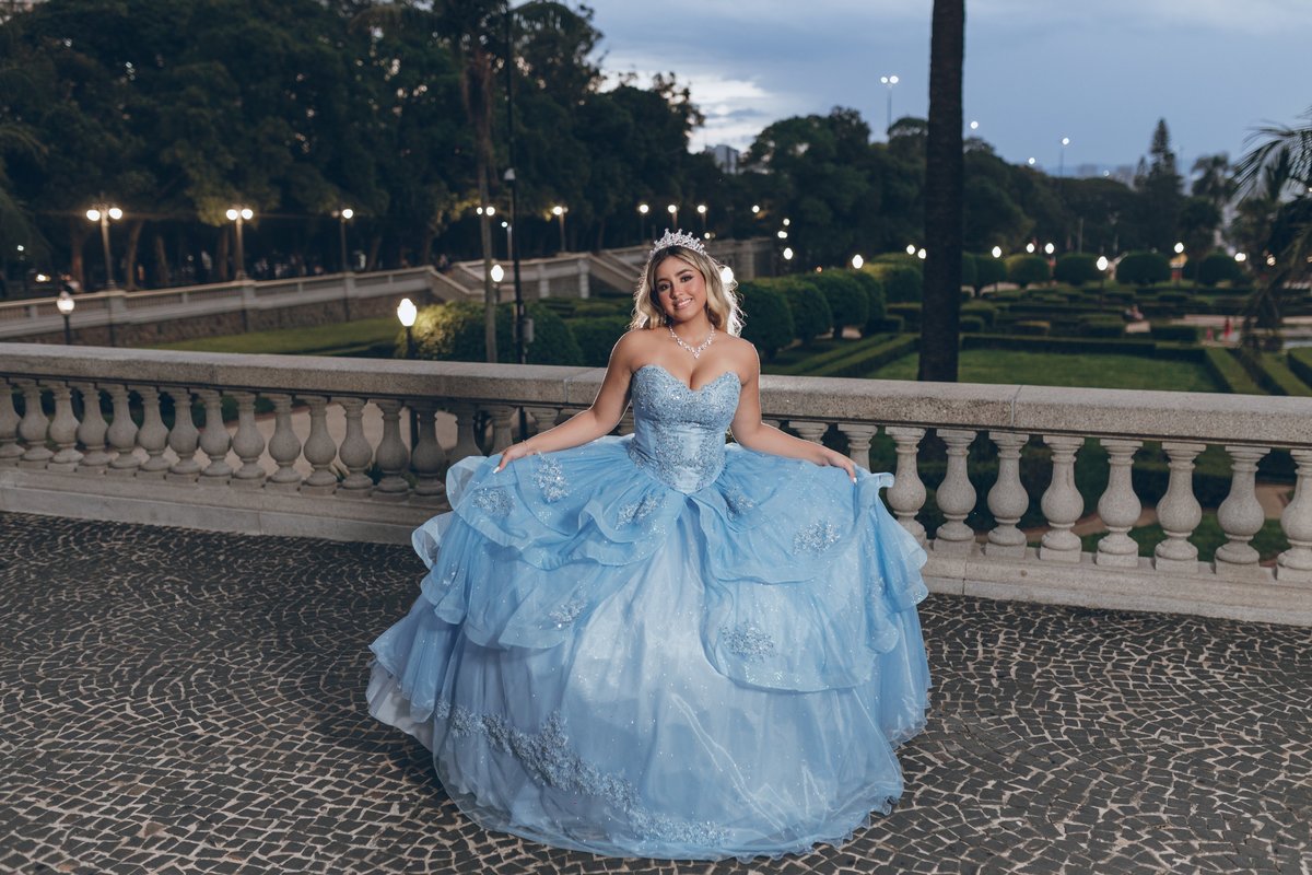 ensaio fotografico book debutante 15 anos ensaio fotográfico book debutante 15 anos museu ipiranga realeza vestido princesa Disney Cinderela Cinderella | inspiração ideias criatividade poses modelo | fotografo em Guarujá Ton Prans Fotografia