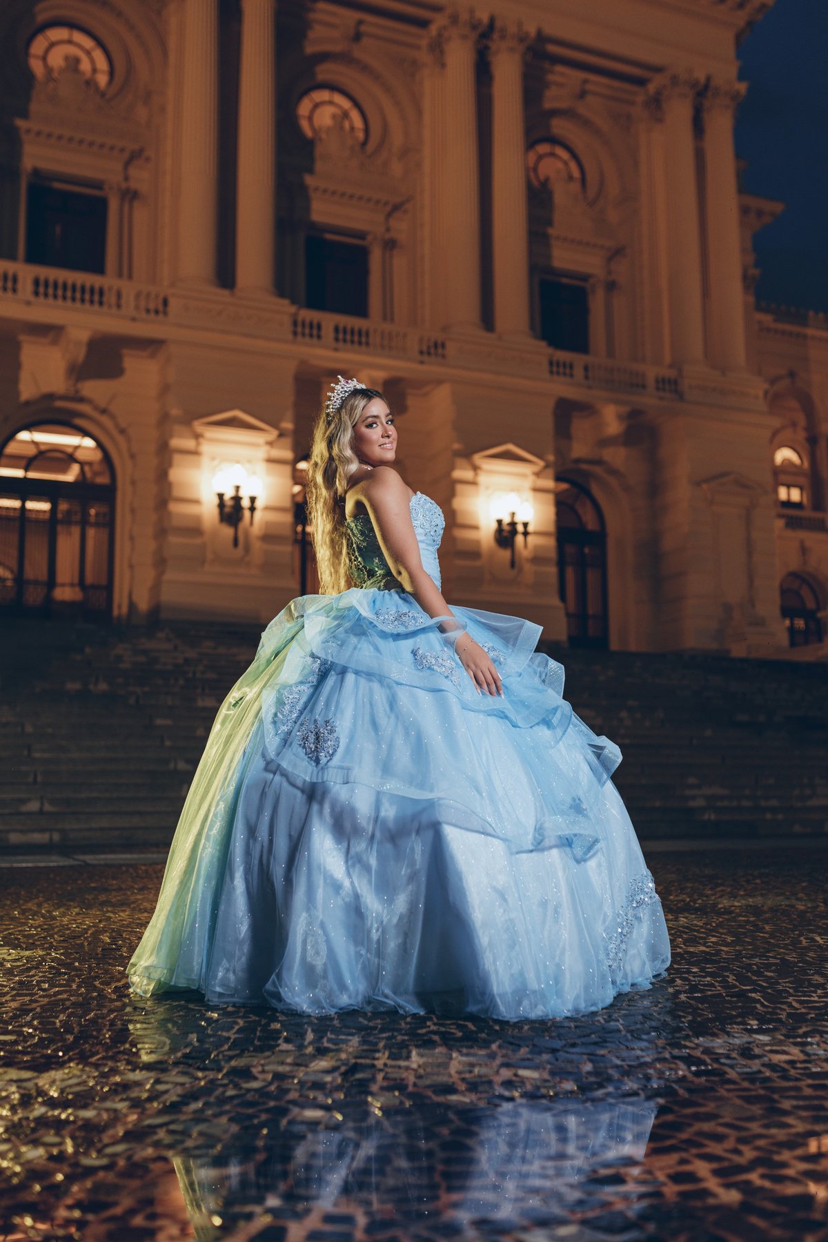 ensaio fotografico book debutante 15 anos ensaio fotográfico book debutante 15 anos museu ipiranga realeza vestido princesa Disney Cinderela Cinderella | inspiração ideias criatividade poses modelo | fotografo em Guarujá Ton Prans Fotografia