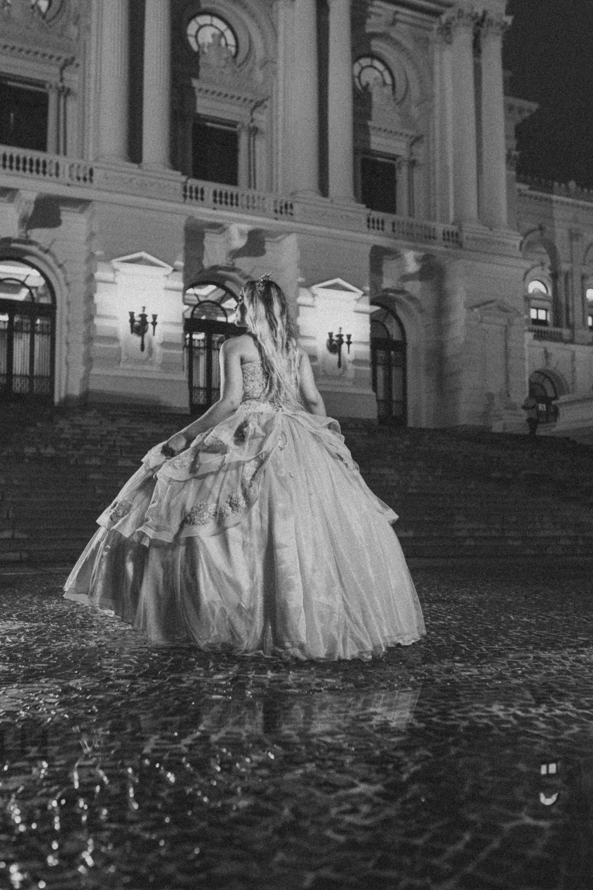 ensaio fotografico book debutante 15 anos ensaio fotográfico book debutante 15 anos museu ipiranga realeza vestido princesa Disney Cinderela Cinderella | inspiração ideias criatividade poses modelo | fotografo em Guarujá Ton Prans Fotografia