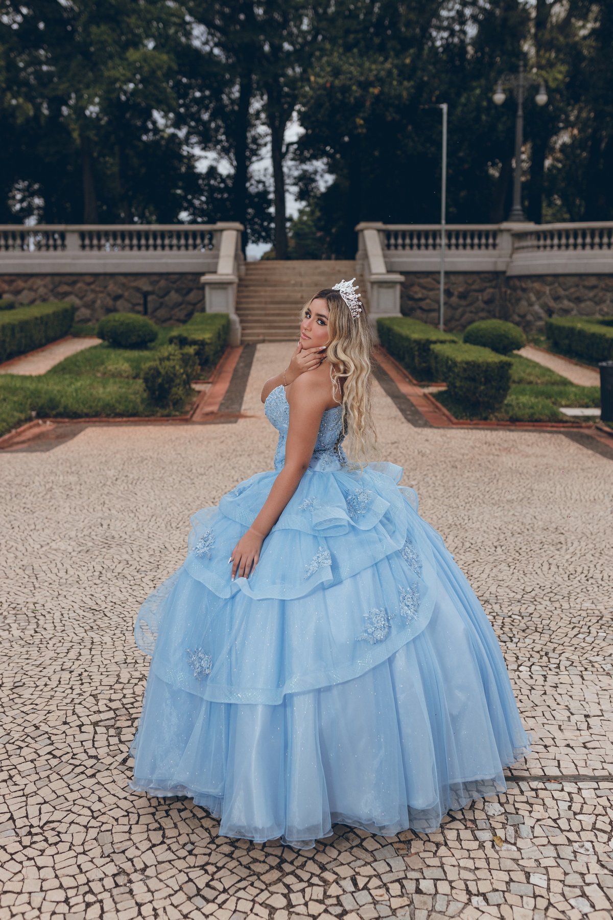 ensaio fotografico book debutante 15 anos ensaio fotográfico book debutante 15 anos museu ipiranga realeza vestido princesa Disney Cinderela Cinderella | inspiração ideias criatividade poses modelo | fotografo em Guarujá Ton Prans Fotografia