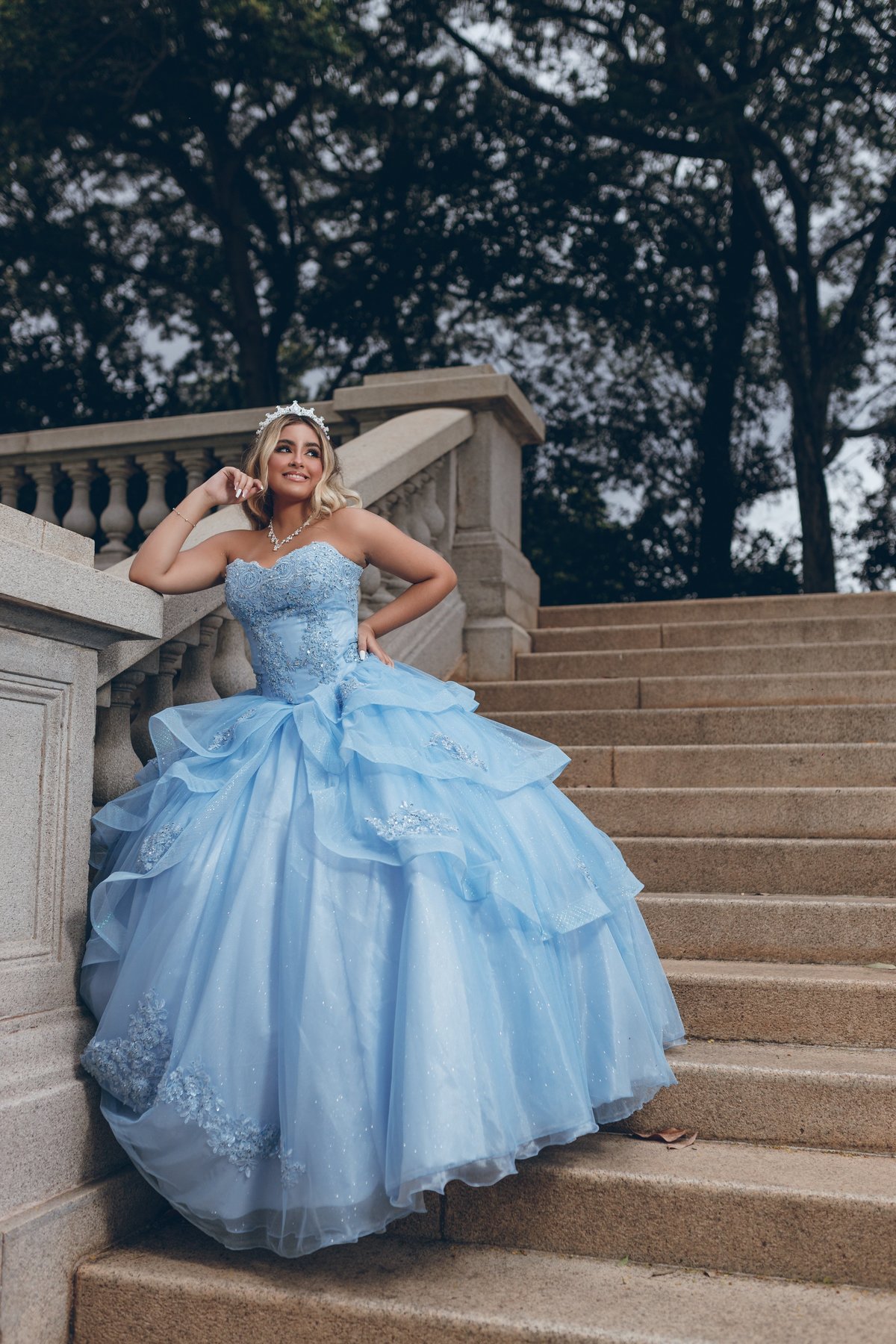 ensaio fotografico book debutante 15 anos ensaio fotográfico book debutante 15 anos museu ipiranga realeza vestido princesa Disney Cinderela Cinderella | inspiração ideias criatividade poses modelo | fotografo em Guarujá Ton Prans Fotografia