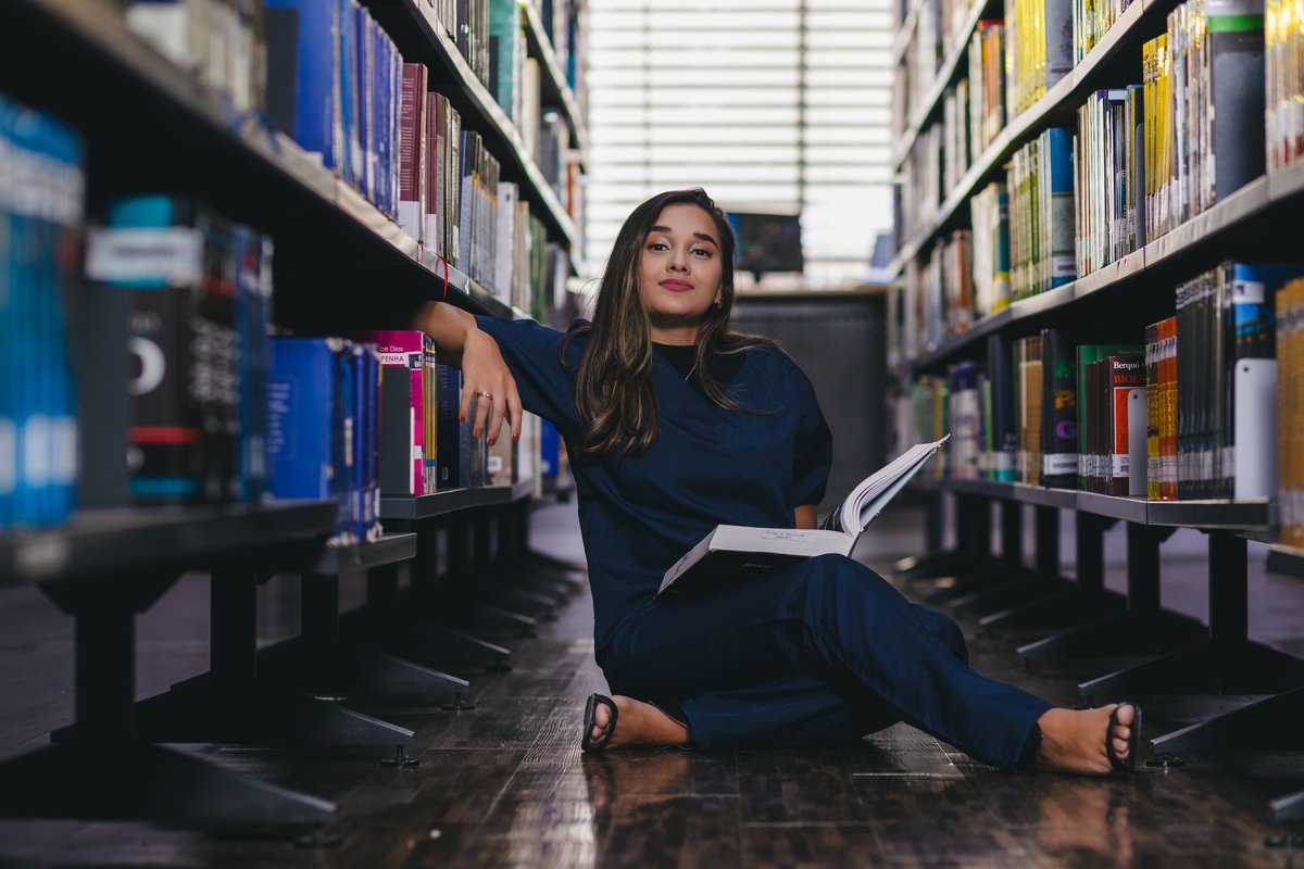 ensaio de formatura dos formandos de veterinária da universidade São Judas Campus Unimonte vestindo jaleco, pijama