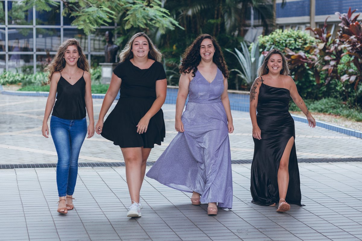 ensaio de formatura dos formandos de gastronomia da Universidade Católica de Santos, vestindo chef doula, cozinha, culinária