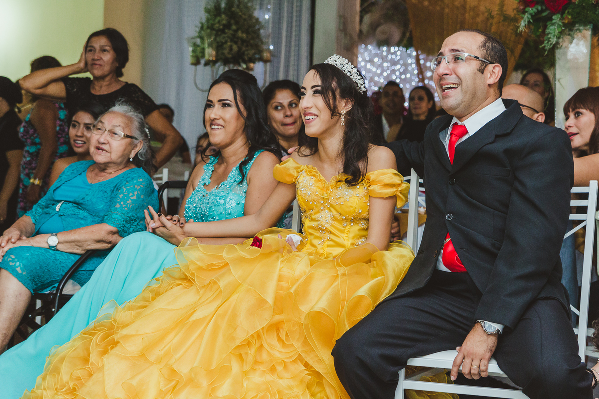 festa aniversario debutante 15 anos no Alegrias Buffet no Guarujá | sonho de princesa valsa dança balada cerimonia vestido inspiracao ideias criatividade decoracao | fotografo em Guaruja Ton Prans Fotografia