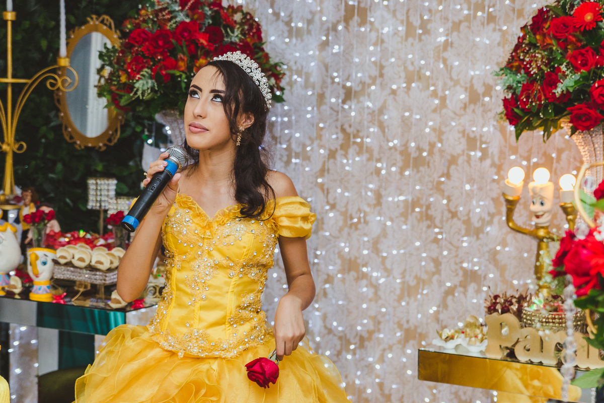 festa aniversario debutante 15 anos no Alegrias Buffet no Guarujá | sonho de princesa valsa dança balada cerimonia vestido inspiracao ideias criatividade decoracao | fotografo em Guaruja Ton Prans Fotografia