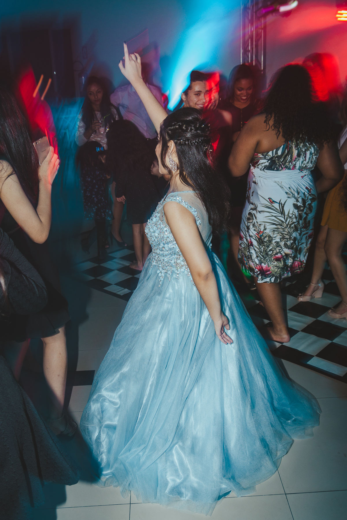 festa aniversario debutante 15 anos no Guarujá Salão de Festas Porto & Ventos | sonho de princesa valsa dança balada cerimonia vestido inspiracao ideias criatividade decoracao | fotografo em Guaruja Ton Prans Fotografia