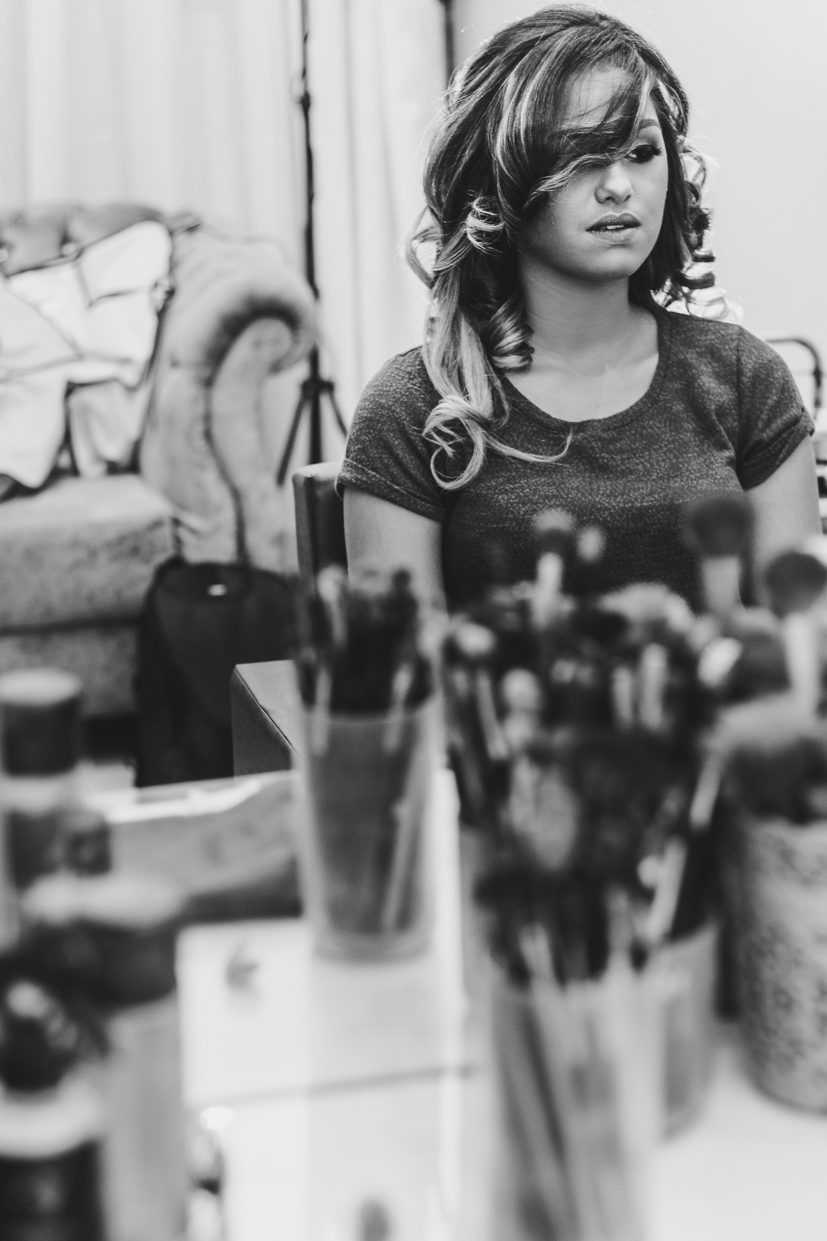 making of debutante 15 anos no Instituto Profissionalizante Erika Nogueira | maquiagem makeup make delineado batom | fotografo em Guaruja Ton Prans Fotografia