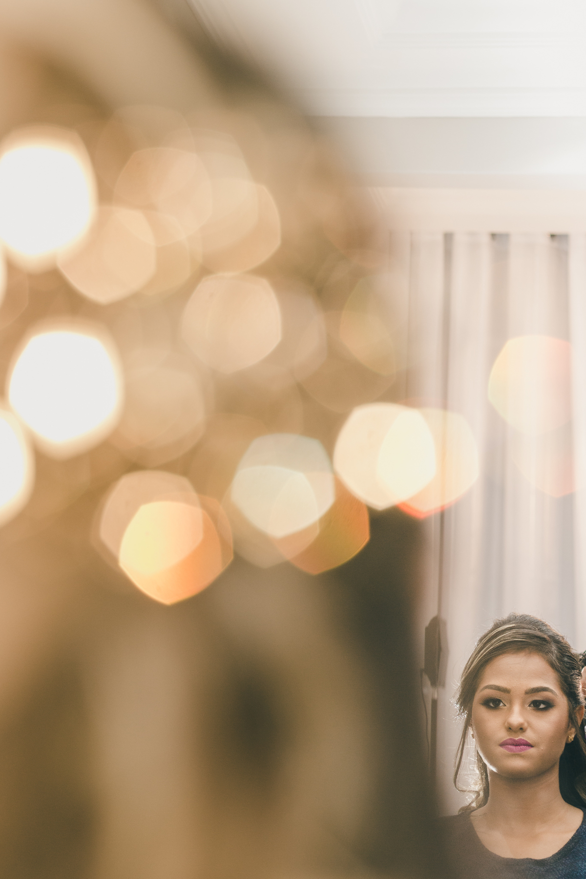 making of debutante 15 anos no Instituto Profissionalizante Erika Nogueira | maquiagem makeup make delineado batom | fotografo em Guaruja Ton Prans Fotografia