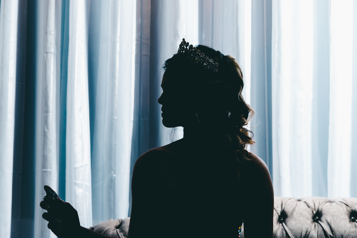 making of debutante 15 anos no Instituto Profissionalizante Erika Nogueira | maquiagem makeup make delineado batom | fotografo em Guaruja Ton Prans Fotografia