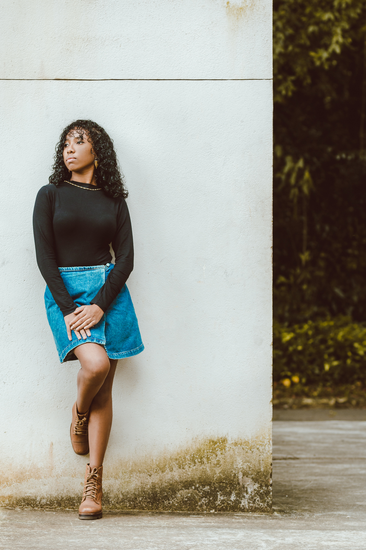 ensaio fotografico book debutante 15 anos no Jardim Botânico em Santos | inspiracao ideias criatividade poses modelo cabelo cacheado | fotografo em Guaruja Ton Prans Fotografia